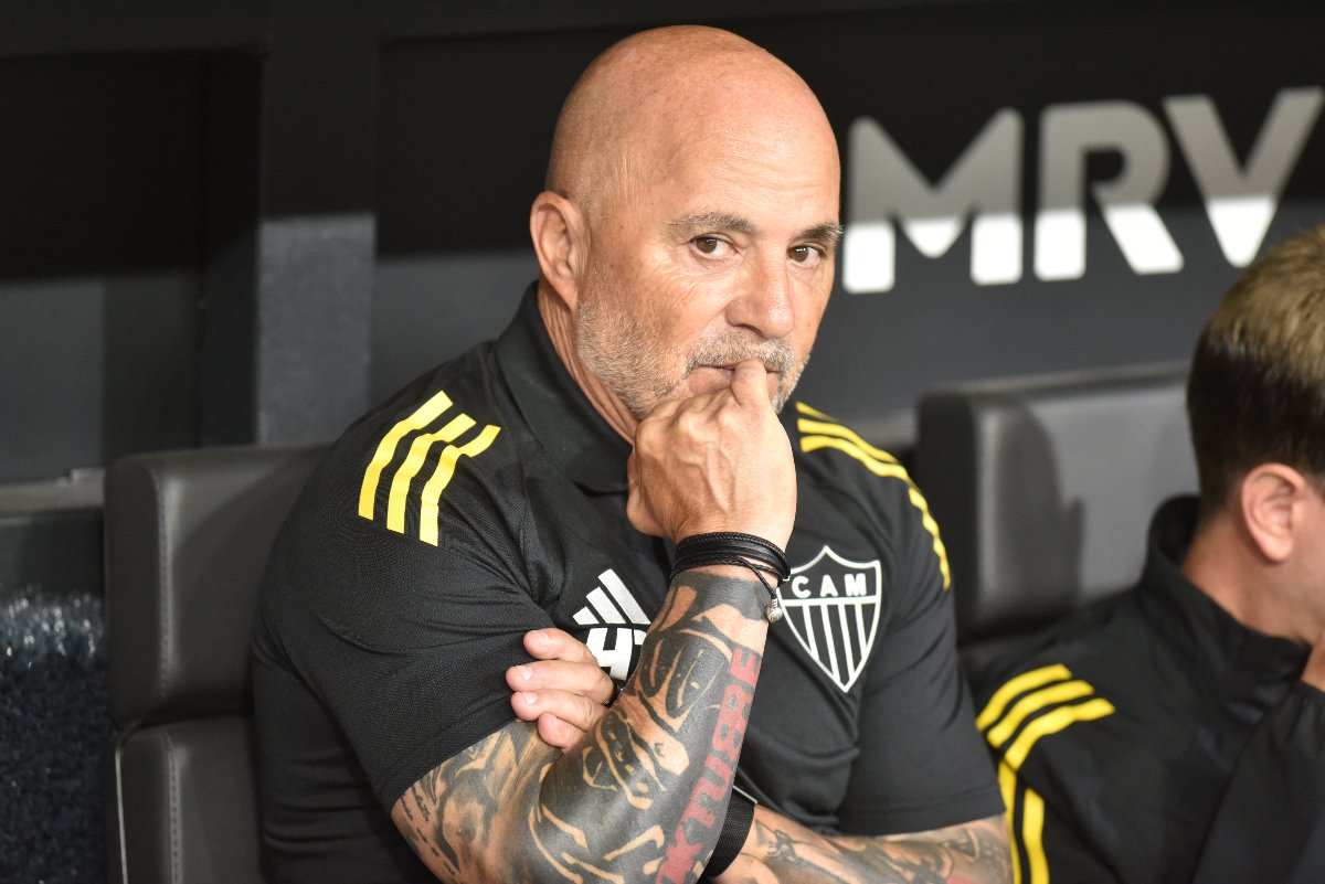 Jorge Sampaoli, técnico do Atlético, antes de clássico contra o Cruzeiro na Arena MRV (foto: Ramon Lisboa/EM/D.A. Press)