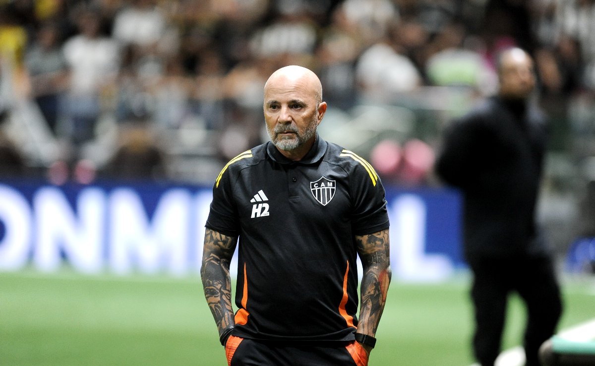 Jorge Sampaoli, técnico do Atlético, em ação na Arena MRV (foto: Alexandre Guzanshe/EM/D.A. Press)