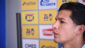 Lucas Romero, volante do Cruzeiro, em entrevista coletiva na Toca da Raposa 2, em Belo Horizonte - Crédito: 