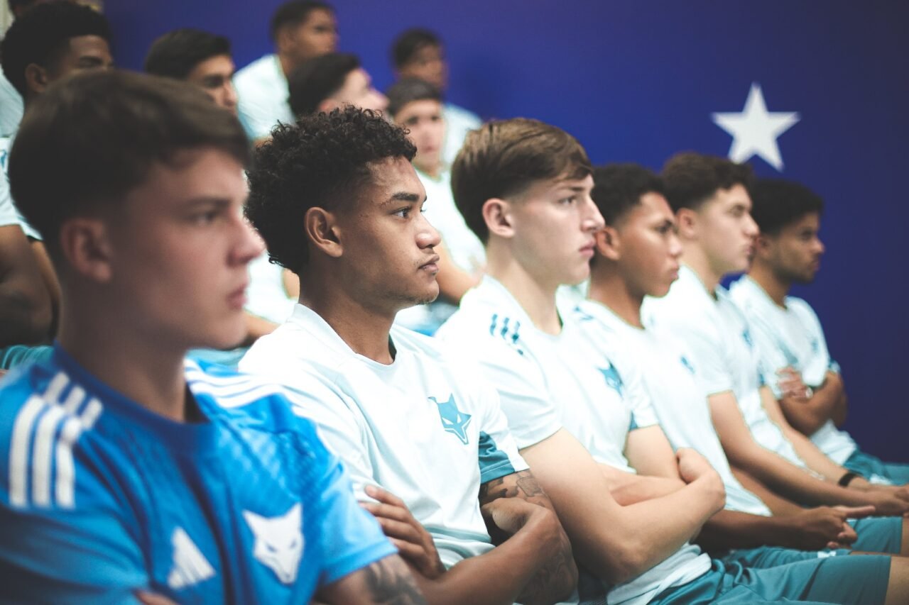 Elenco Sub-20 do Cruzeiro (foto: Gustavo Martins/Cruzeiro)