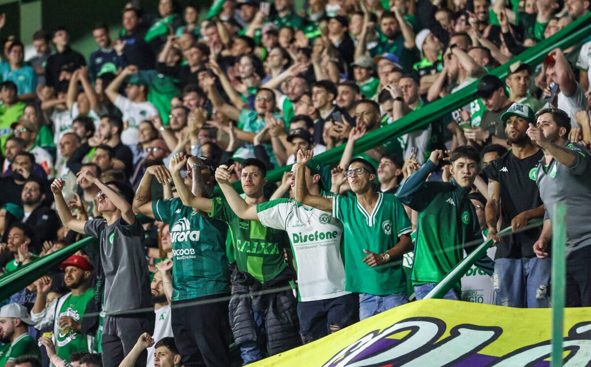 Torcida da Chape lotou a Arena Condá (foto: Rafael Bressan/ACF)