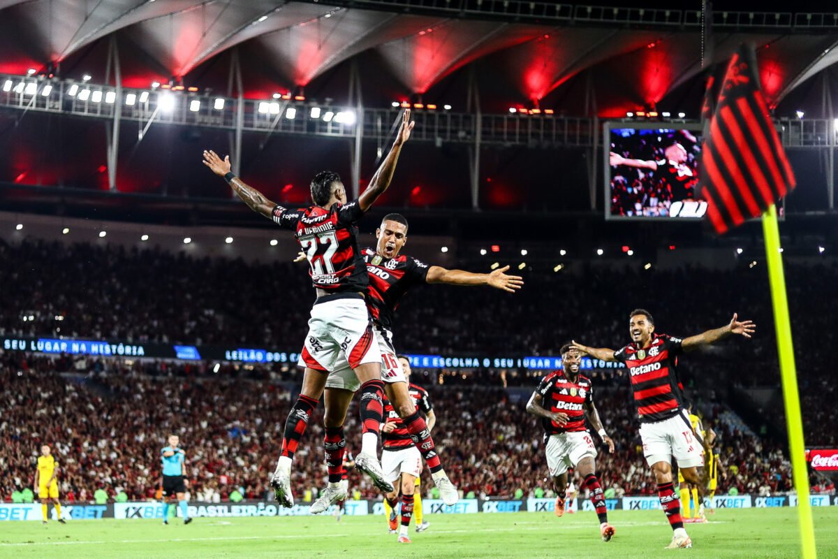 Bruno Henrique comemora gol na vitória do Flamengo sobre o Sport, no Maracanã (foto: Gilvan de Souza/Flamengo)