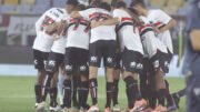 Elenco do São Paulo reunido (foto: Rubens Chiri / São Paulo FC)