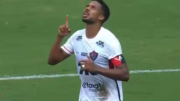Willian Oliveira comemora gol do Vitória (foto: Reprodução/Premiere)