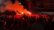Torcedores do São Paulo antes de jogo com Flamengo na Vila Belmiro (foto: Divulgação/São Paulo)