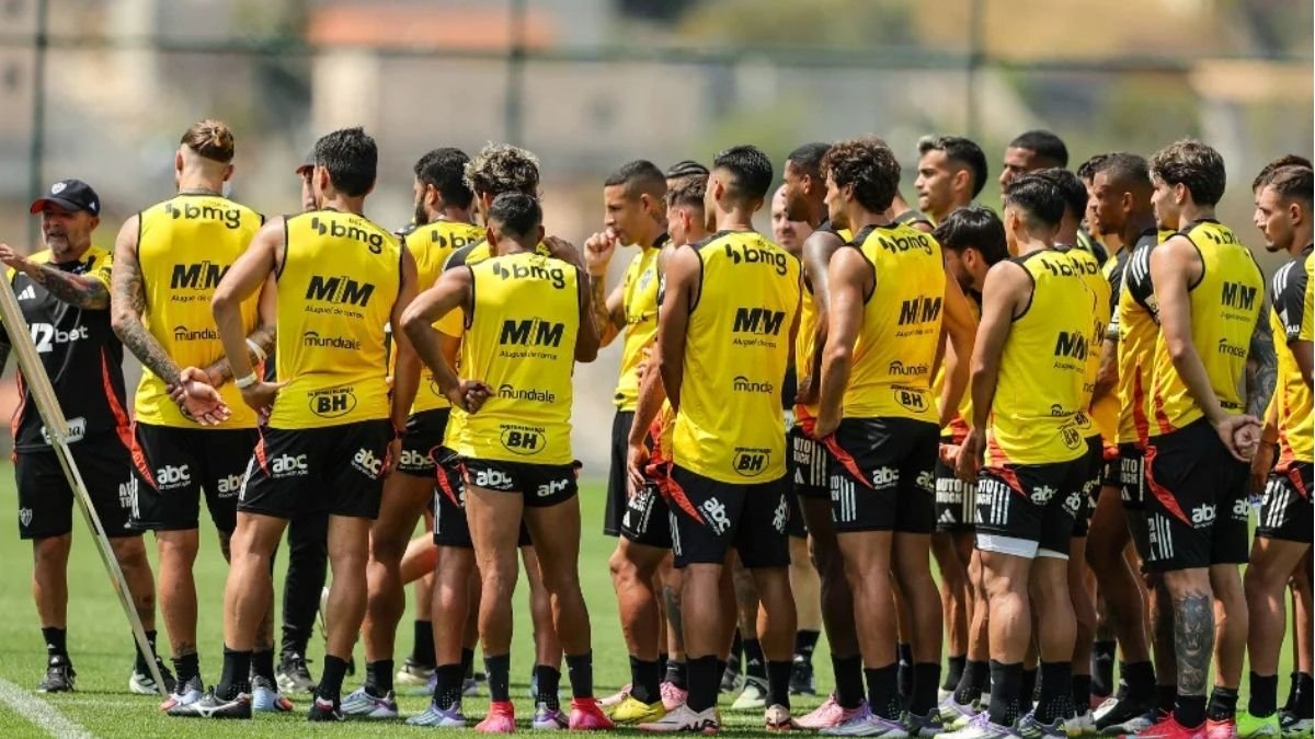 Atlético: jogador sente dores e está fora da final da Sul-Americana