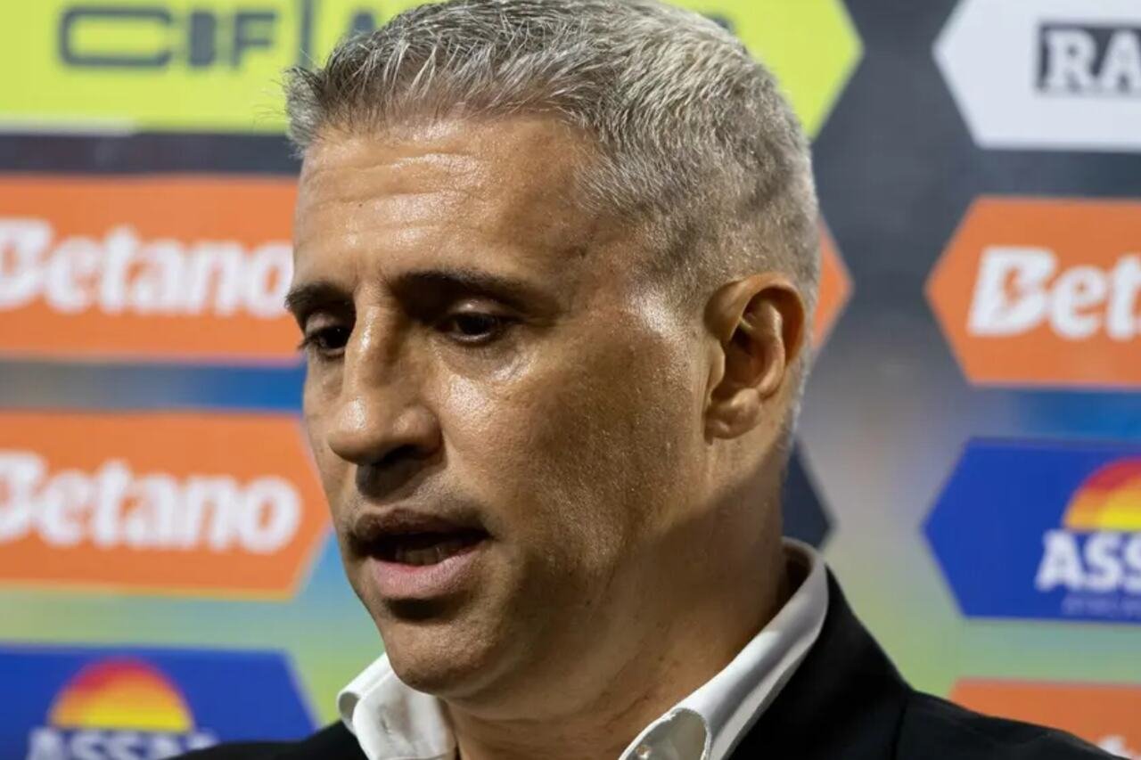 Hernan Crespo (foto: Hernan Crespo em entrevista na saída de campo (Foto: Reprodução))