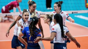 Time feminino de vôlei do Minas em jogo da Superliga - Crédito: 