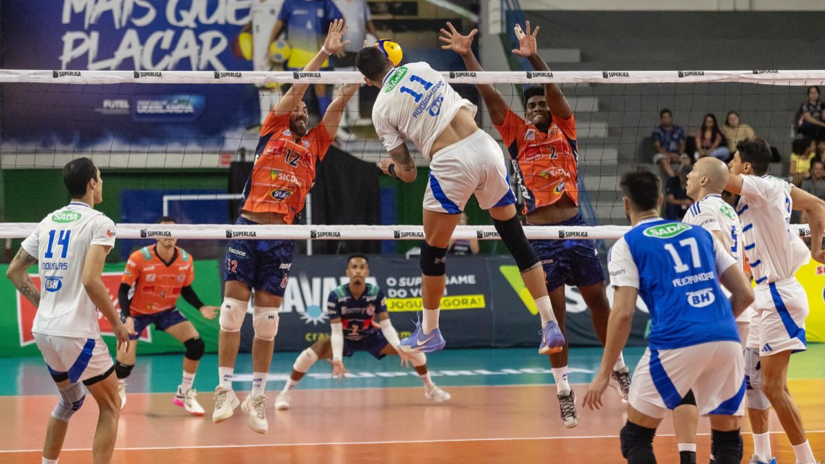 Jogo entre Monte Carmelo e Cruzeiro pela Superliga Masculina de Vôlei (foto: Azulim Monte Carmelo)