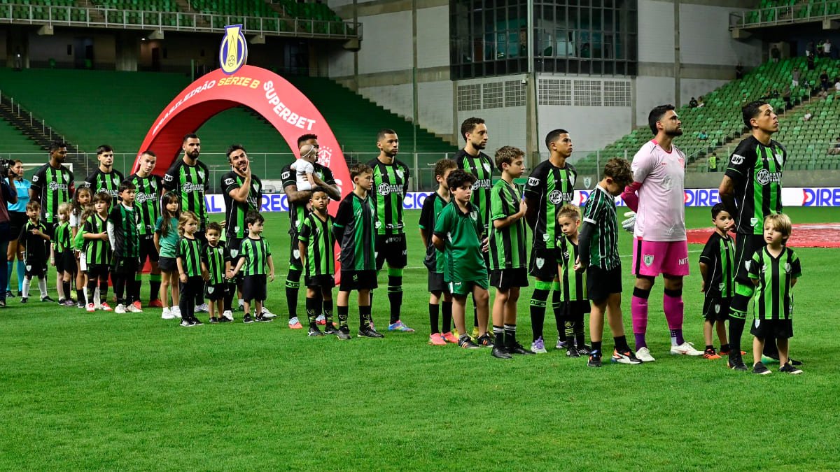 Time do América no Independência pela Série B (foto: Mourão Panda / América)