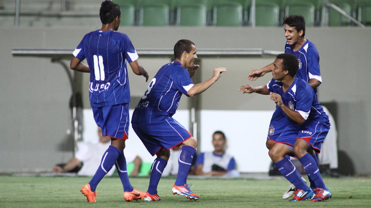 São Caetano fez 71 pontos em 2012 e não subiu para a Série A (foto: Rodrigo Clemente/EM/D.A Press)