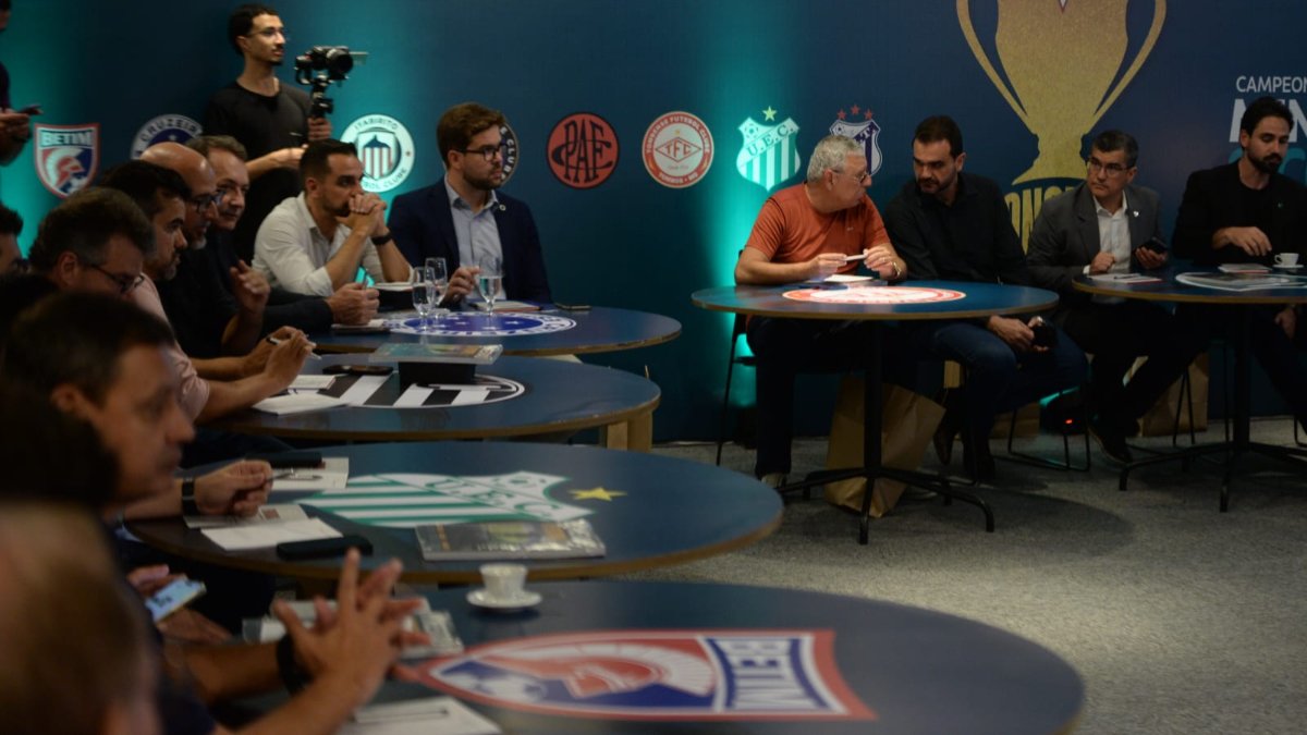 Conselho técnico do Campeonato Mineiro no Mineirão (foto: Túlio Santos/EM D.A Press)