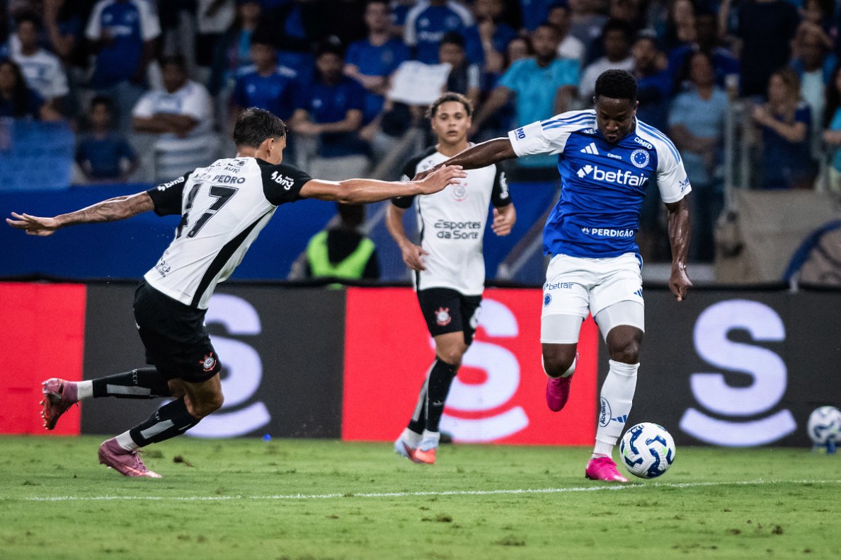 Cruzeiro 3 x 0 Corinthians (foto: Gustavo Aleixo/Cruzeiro)
