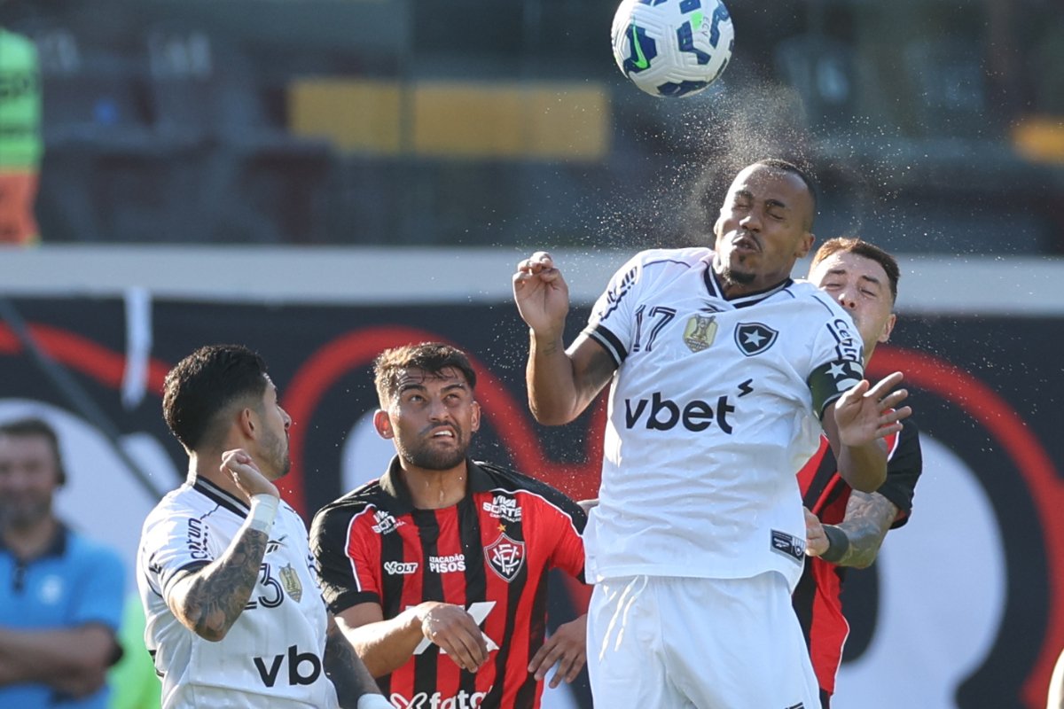 Lance do jogo entre Vitória e Botafogo pelo Campeonato Brasileiro (foto: Vítor Silva/Botafogo)
