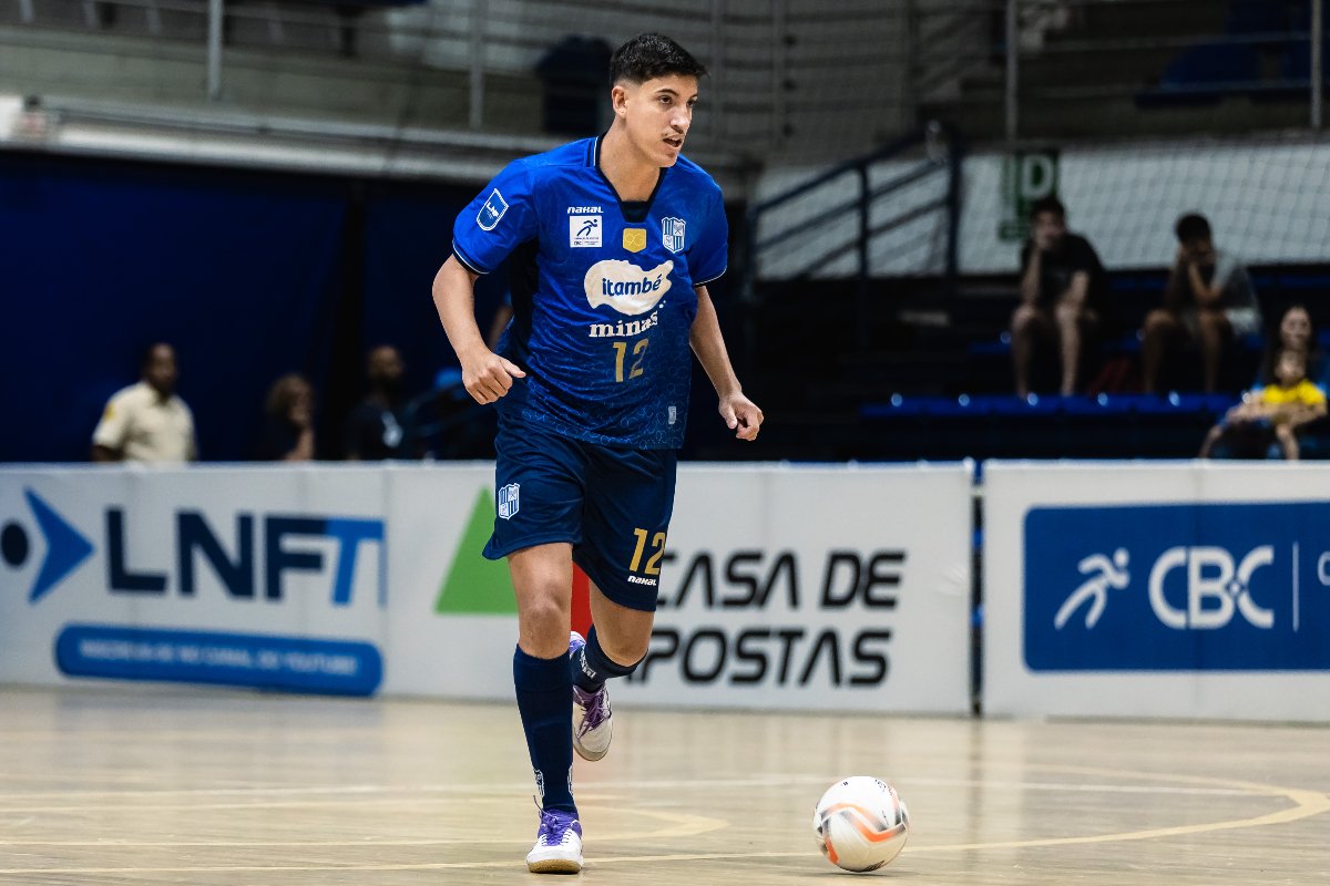 Higo Neves em jogo do Minas (foto: Hedgard Moraes/MTC)