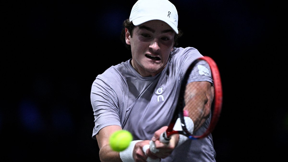 João Fonseca, tenista brasileiro (foto: JULIEN DE ROSA / AFP)
