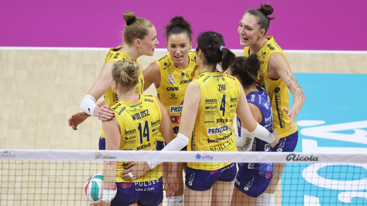 Jogadoras do Conegliano, time de vôlei da Itália que conta co Gabi Guimarães (foto: Divulgação Liga Italiana de Vôlei)