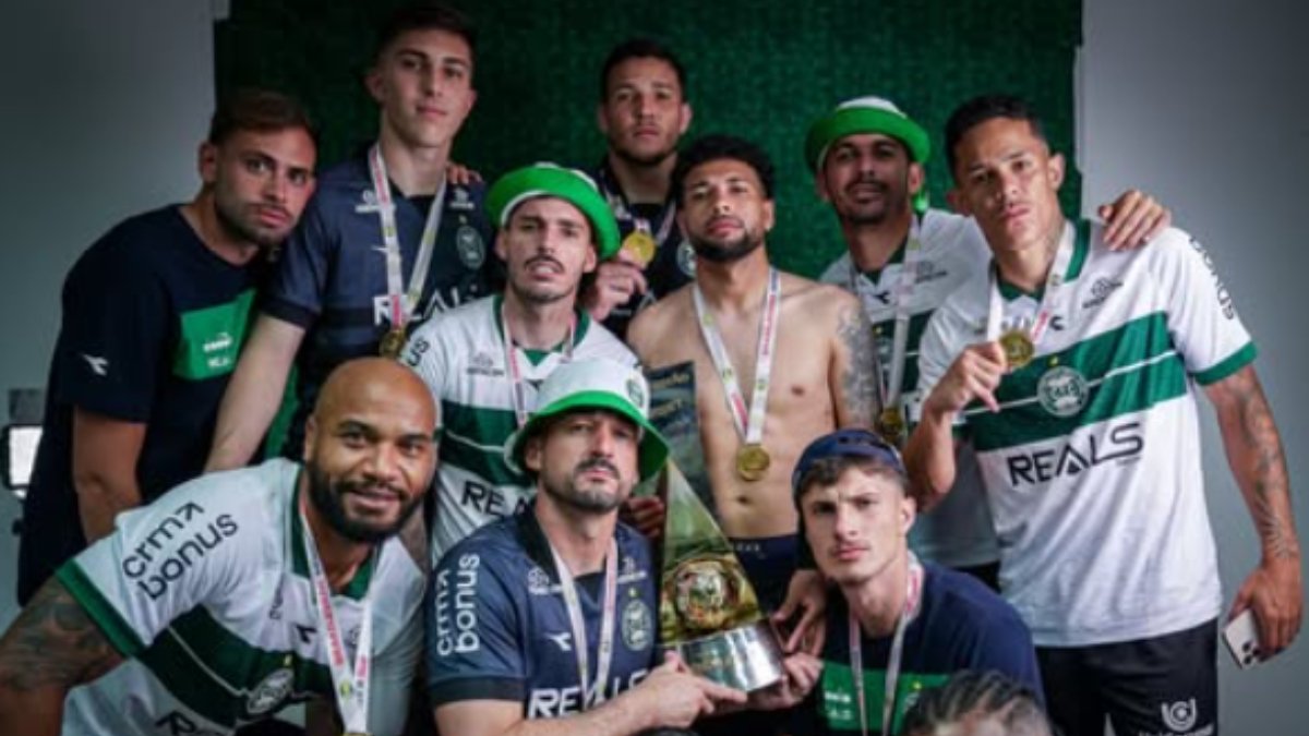 Atletas do Coritiba comemoraram o título após campanha pragmática (foto: Rafael Ianoski | Coritiba)