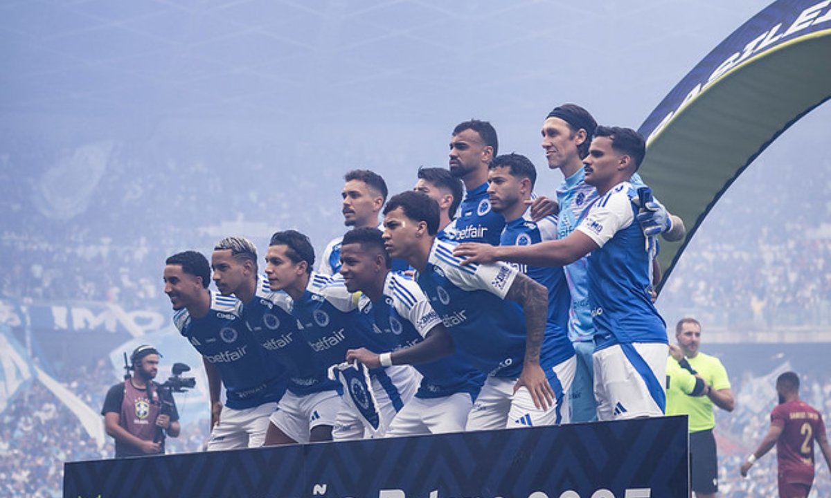 Time do Cruzeiro perfilado antes de jogo pelo Brasileiro (foto: Gustavo Martins/Cruzeiro)