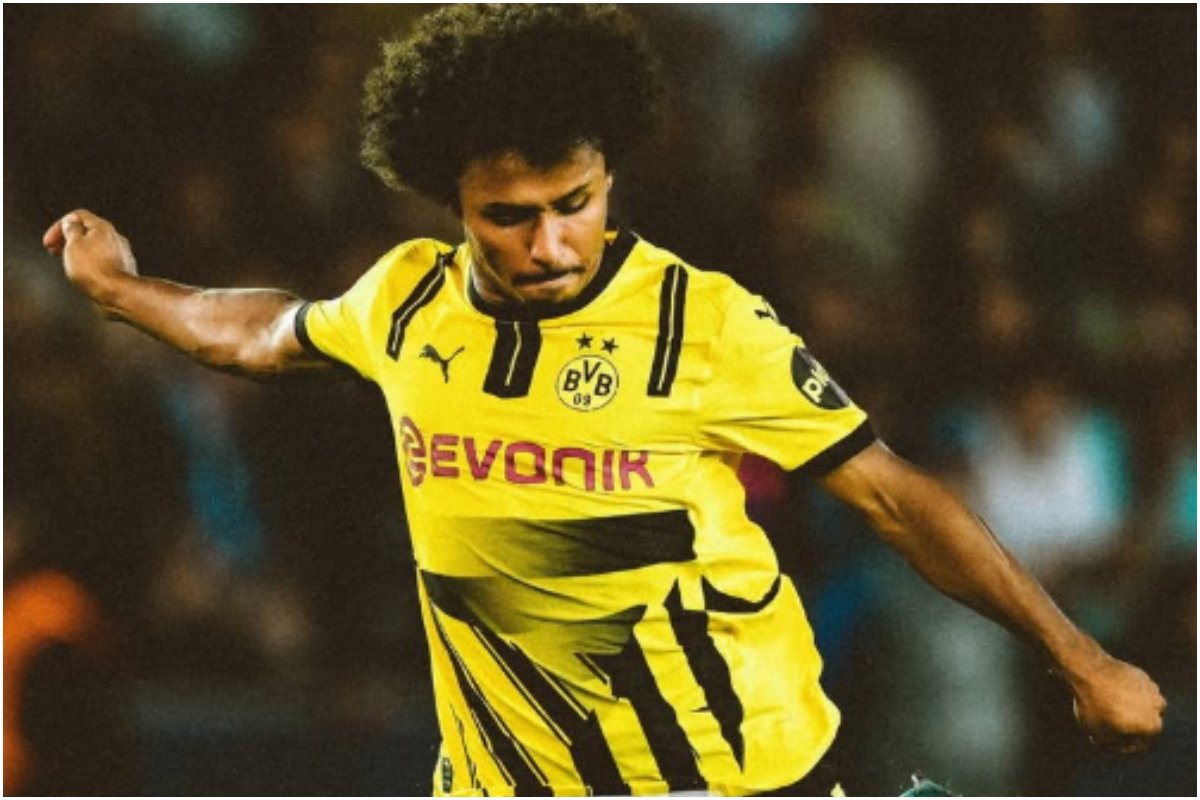 Jogador da Seleção da Alemanha e do Borussia Dortmund durante partida (foto: Divulgação/Karim Adeyemi)