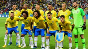 Seleção Brasileira antes de duelo com a Bélgica na Copa do Mundo de 2018 - Crédito: 