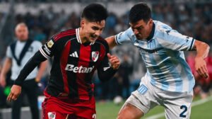 Jogo entre River Plate e Racing pelo Campeonato Argentino - Crédito: 