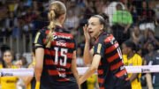 Helena e Juju, jogadoras de vôlei do Flamengo (foto: MARIANA SÁ/FLAMENGO)