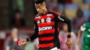 Bruno Henrique durante partida do Flamengo  - Crédito: 
