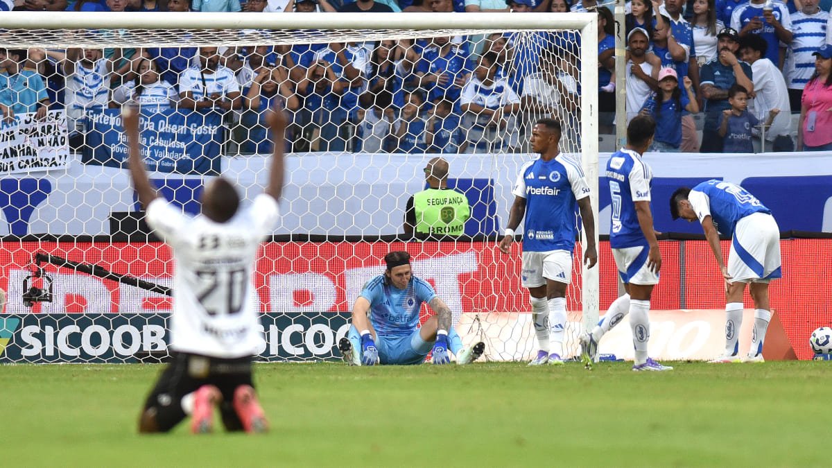 Jogo entre Cruzeiro e Ceará pelo Campeonato Brasileiro (foto: Ramon Lisboa/EM/D.A. Press)