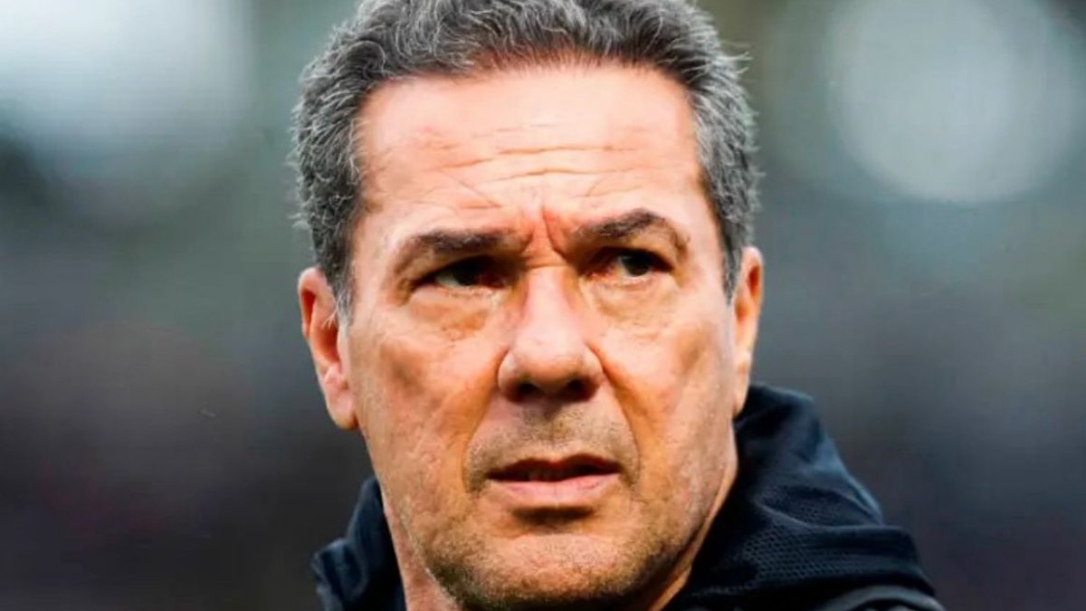 Vanderlei Luxemburgo posa para foto (foto: Divulgação/Vanderlei Luxemburgo)