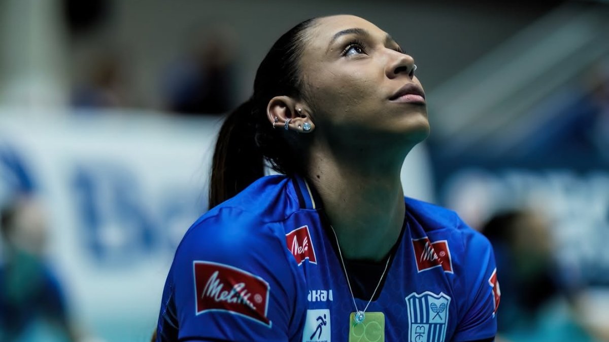 Amanda Marques, oposta do Minas (foto: Hedgard Moraes/Minas Tênis Clube)