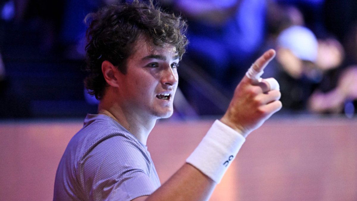 João Fonseca, tenista brasileiro (foto: Fabrice COFFRINI / AFP))