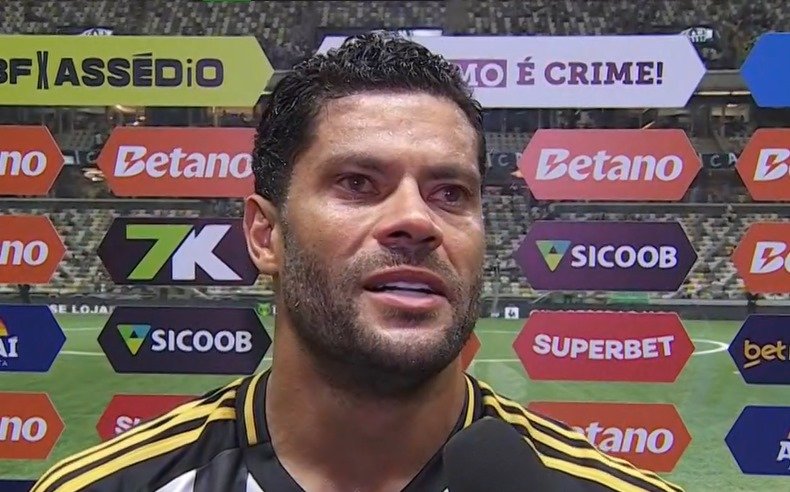 Hulk, atacante do Atlético, chora após gol 500 na carreira como jogador (foto: Reprodução/Premiere)
