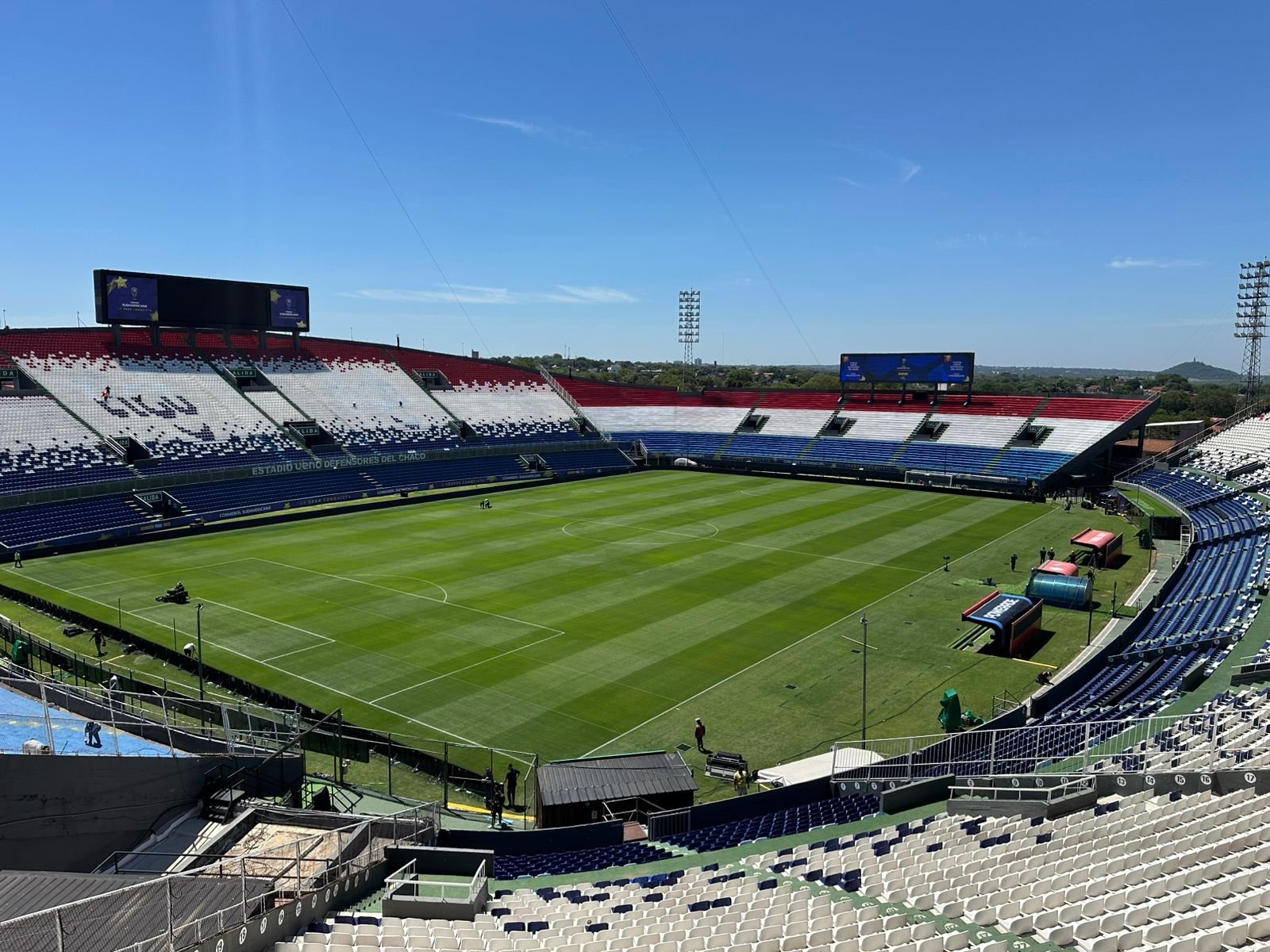 O gramado do Estádio Defensores del Chaco antes da final da Sul-Americana