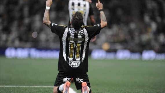 Bernard comemora gol pelo Atlético diante do Flamengo (foto: Alexandre Guzanshe/EM/D.A. Press)