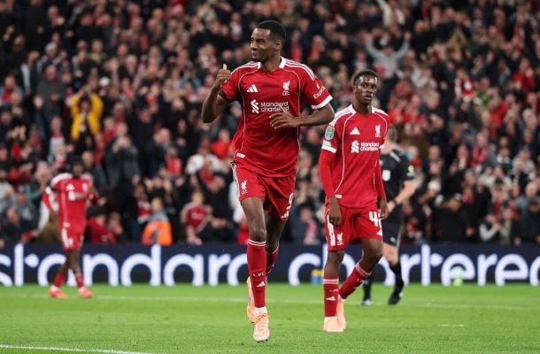 Isak tem somente um gol e uma assistência com a camisa do Liverpool (foto: Stu Forster/Getty Images/AFP)