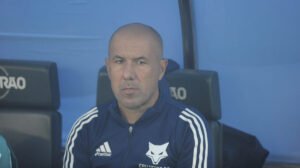 Leonardo Jardim lidera a comissão técnica do Cruzeiro desde fevereiro de 2025 - Crédito: 
