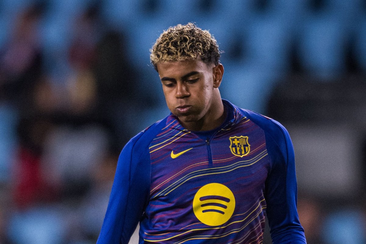 Lamine Yamal com o uniforme de treino do Barcelona (foto: Divulgação/Barcelona)