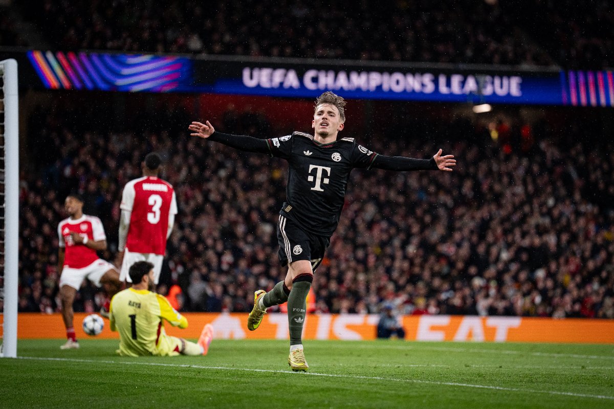 Lennart Karl comemrando gol de braços abertos (foto: Divulgação/Bayern de Munique)