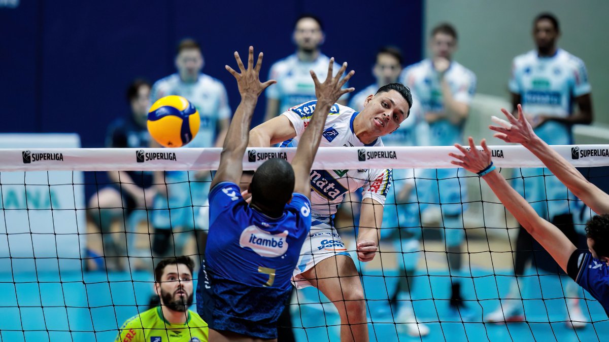 Campinas e Minas na ação na Superliga Masculina de Vôlei (foto: Hedgard Moraes/Minas Tênis Clube)