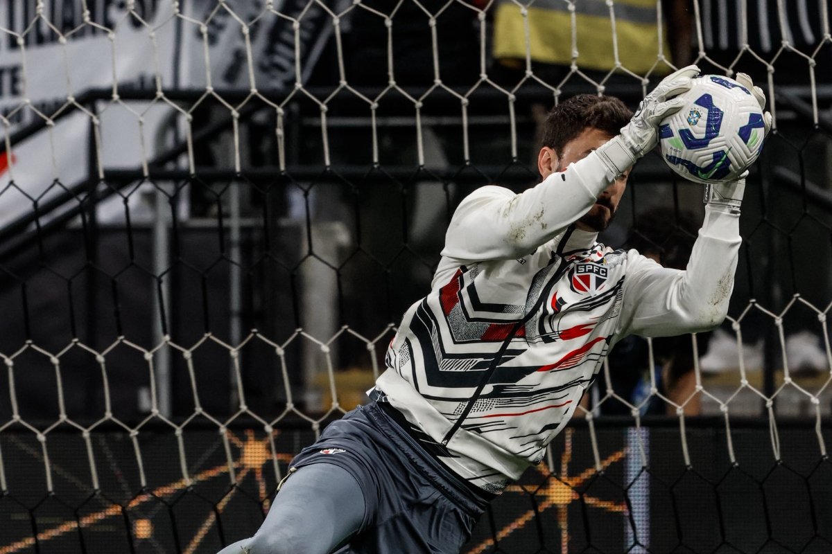 Goleiro Rafael do São Paulo fazendo uma defesa (foto: Rubens Chiri/São Paulo)