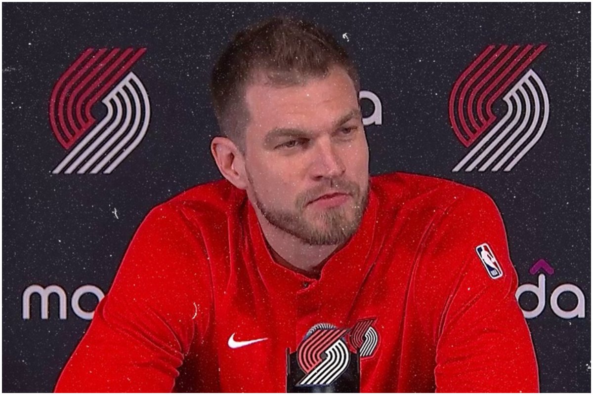 Tiago Splitter em coletiva pelo Portland (foto: Divulgação/Portland Trail Blazers)