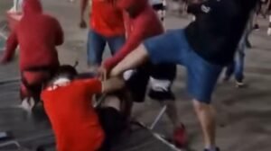 Torcedores do Internacional brigaram no Beira-Rio - Crédito: 