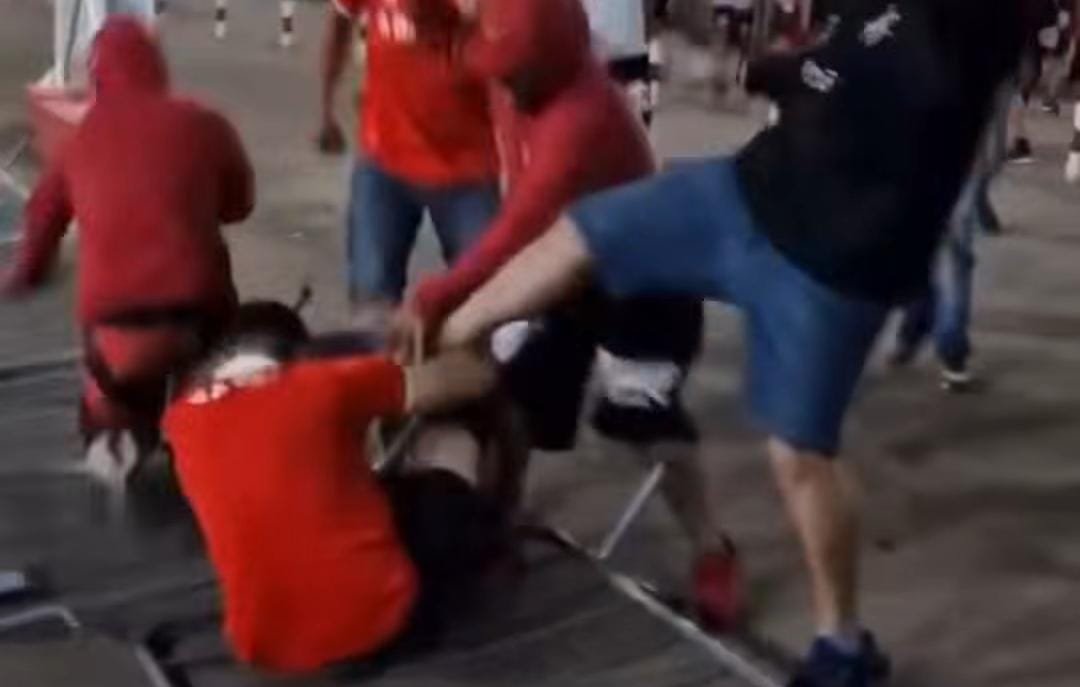 Torcedores do Internacional brigaram no Beira-Rio (foto: Reprodução)