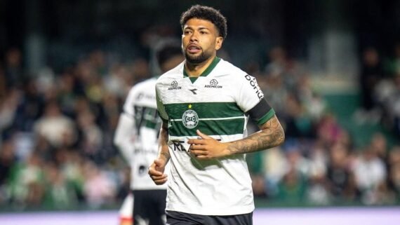 Filipe Machado, meio-campista do Coritiba (foto: JP Pacheco/Coritiba)