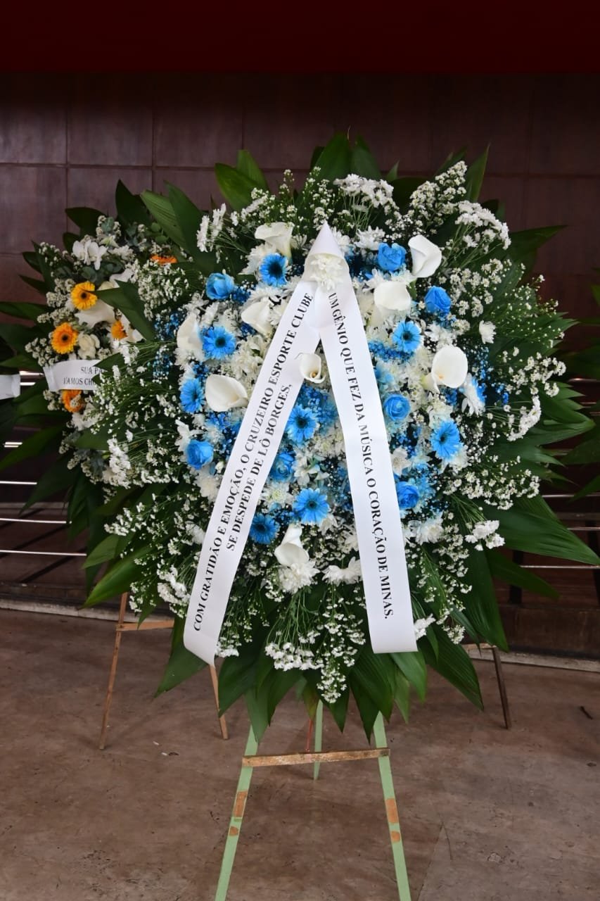 Cruzeiro envia coroa de flores ao velório de Lô Borges