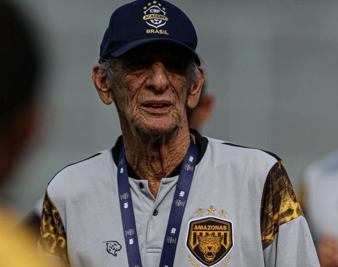 Treinador Aderbal Lana, do Amazonas posa para foto (foto: Divulgação/Amazonas)