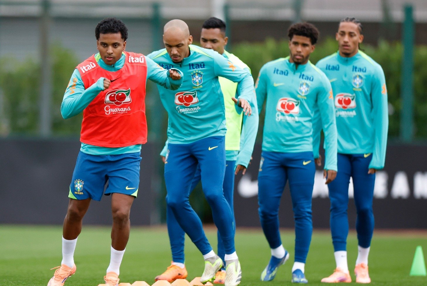 Jogadores da Seleção Brasileira durante treino (foto: Rafael Ribeiro Rio/CBF)