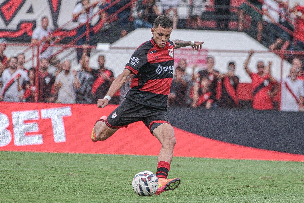 Yuri, meia-atacante do Atlético-GO - (foto: Bruno Corsino/Atlético-GO)