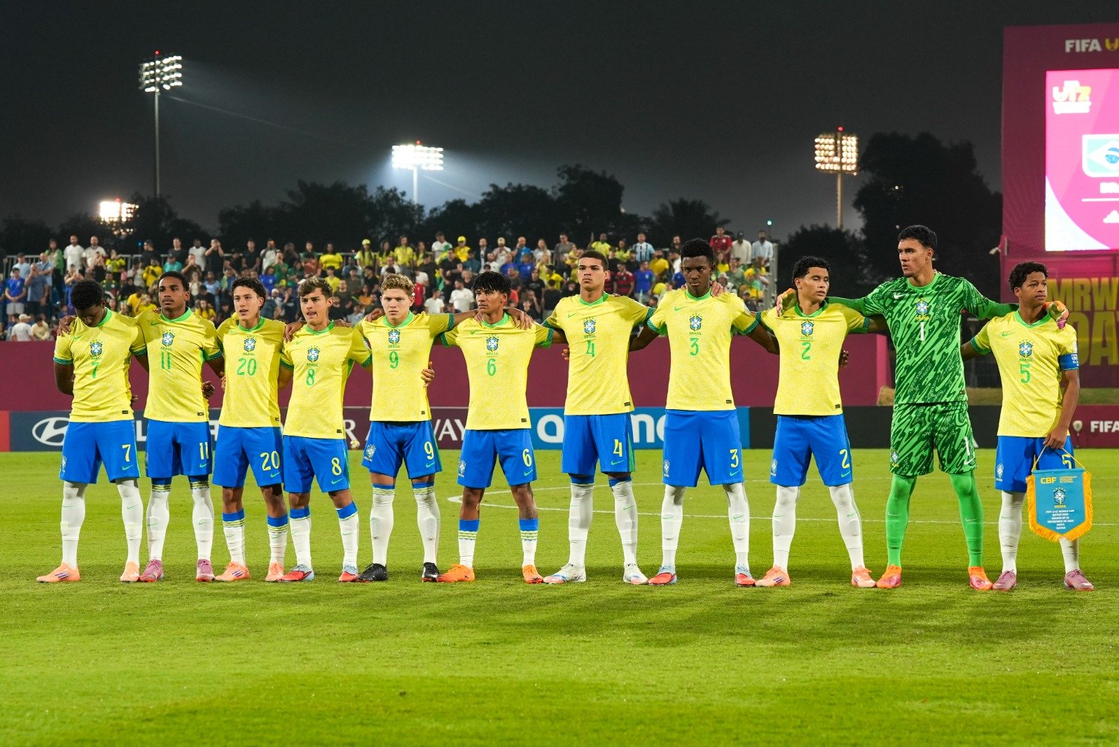 Seleção Brasileira posa para foto (foto: Nelson Terme/CBF)